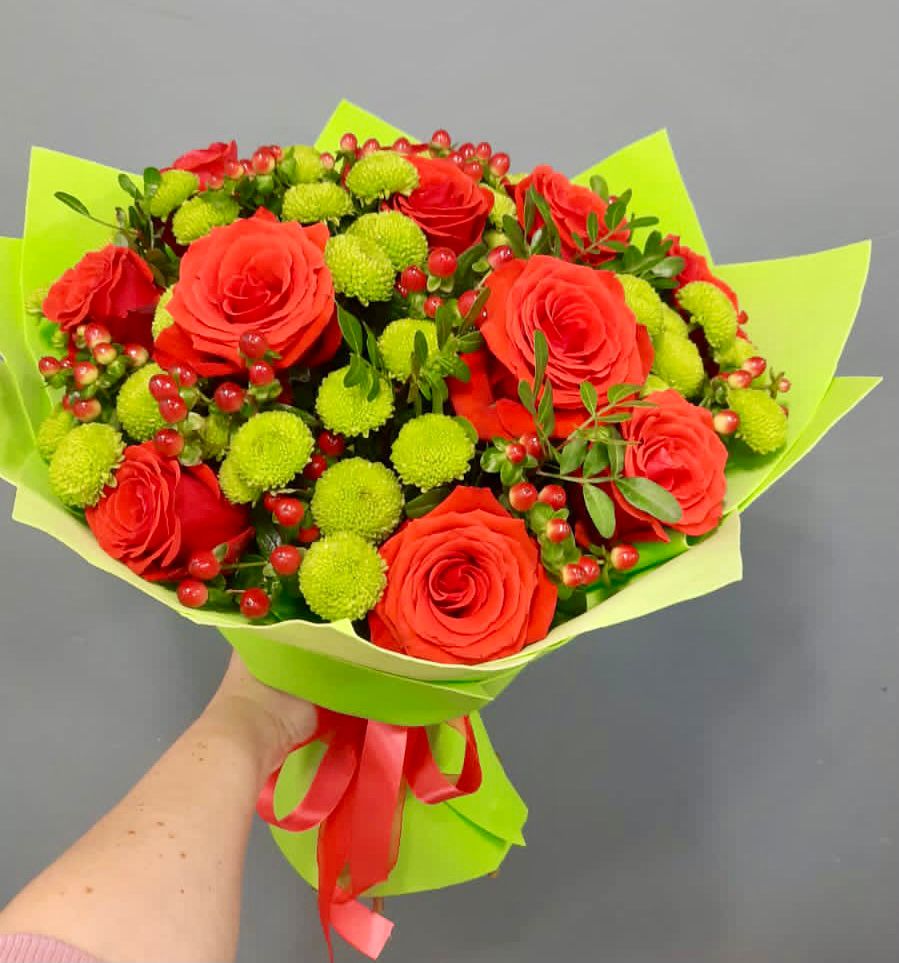 Букет цветов из: Хризантемы и Розы в Коломне