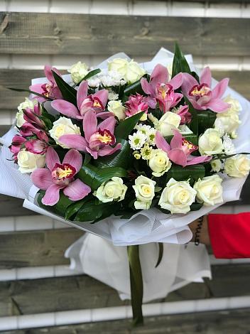 Букет цветов из: Розы и Хризантемы в Коломне