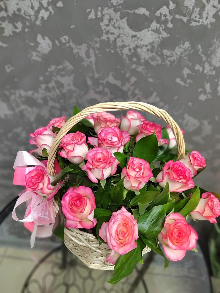 Цветочная композиция из Розы в корзине в Коломне