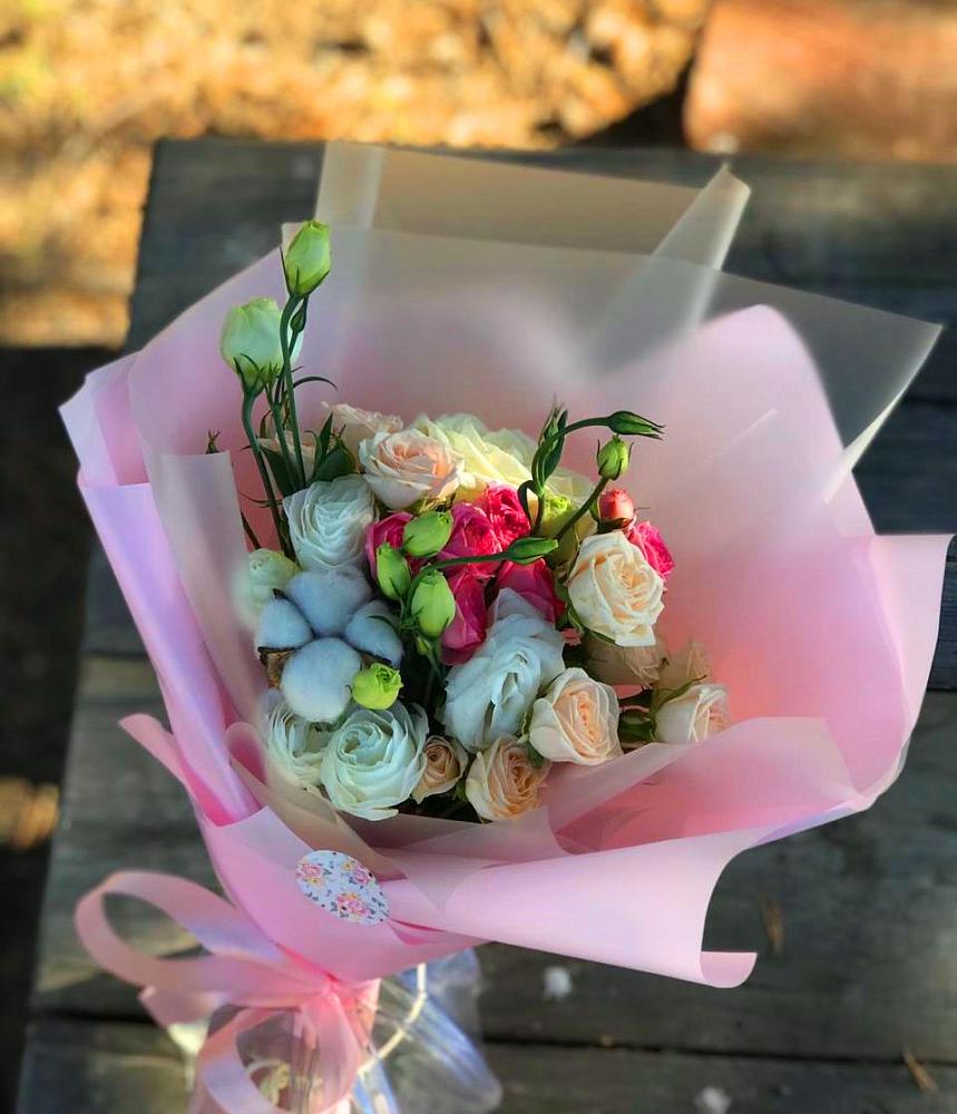 Букет цветов из: Розы и Лизиантусы в Коломне