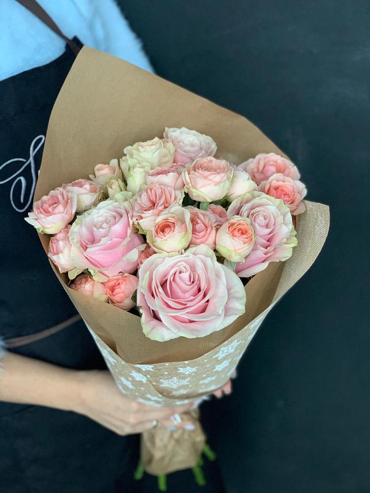 Букет цветов из: Хризантемы и Розы в Коломне