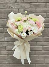 Букет цветов из:  Гвоздики, Розы, Лизиантусы и Хризантемы в Коломне
