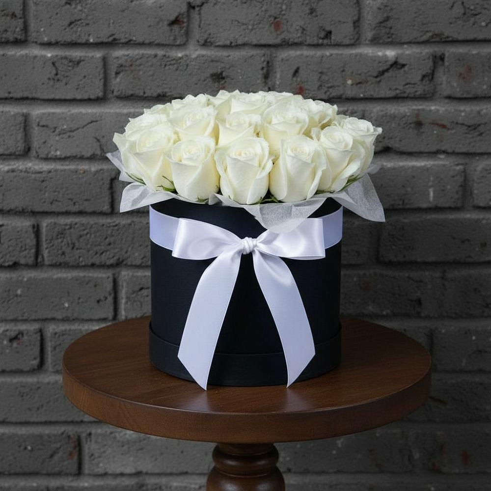 Композиция воздушная нежность в Коломне Цветочная композиция из Розы в шляпной коробке в Коломне