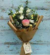 Букет нежный привет в Коломне Букет цветов из:  Розы и Лизиантусы в Коломне