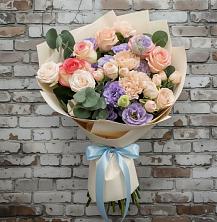 Букет Феерия в Коломне Букет цветов из:  Розы, Лизиантусы и Гвоздики в Коломне