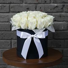 Цветочная композиция из Розы в шляпной коробке в Коломне